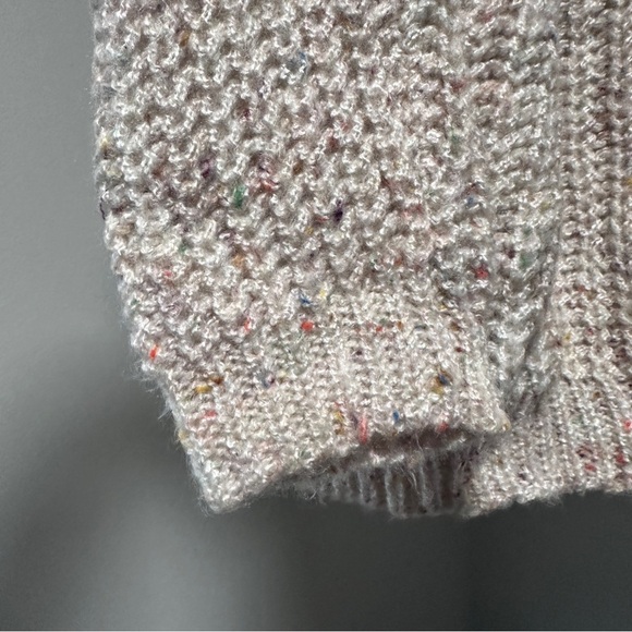 Moon & Madison Beige Speckled Cowl Neck Cropped Sweater Women's Size Medium NWT - Picture 11 of 15